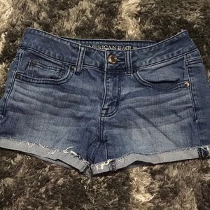 American Eagle short